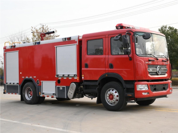 国六8吨东风D9水罐消防车