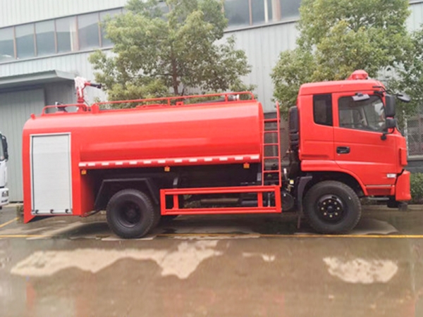 10吨东风145消防洒水车