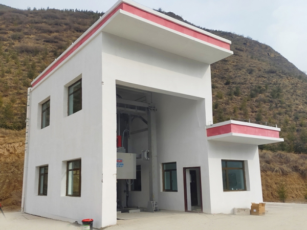 三缸四柱垂直式垃圾压缩站